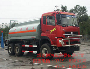 東風6×6沙漠越野油罐車,六驅(qū)沙漠運油車價格,沙漠越野專用運油車新報價EQ5240