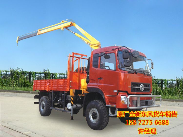 東風越野車隨車吊新車報價,4*4全驅(qū)隨車起重沙漠車圖片