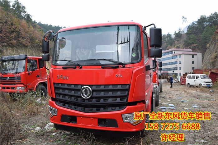 東風專底小三軸輕量化自卸車,新款小三軸自卸車